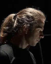 David Bloom, Artistic Director, QUO